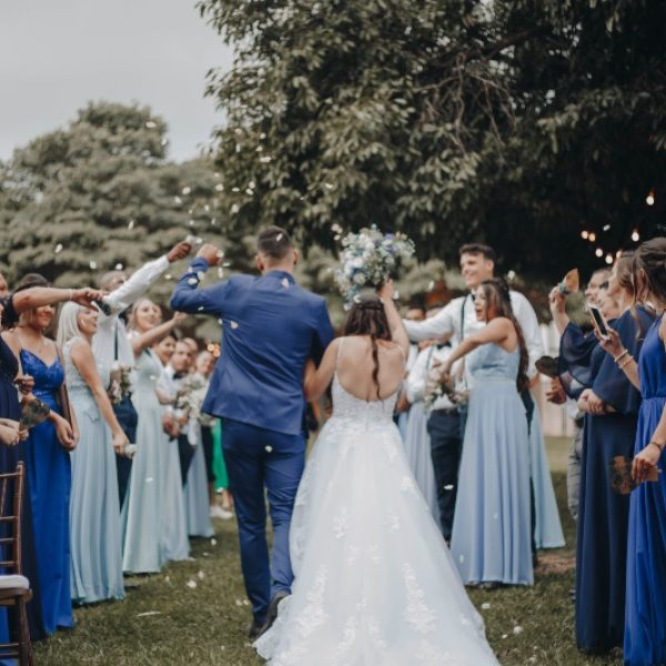 Navy blue and light blue theme for guests